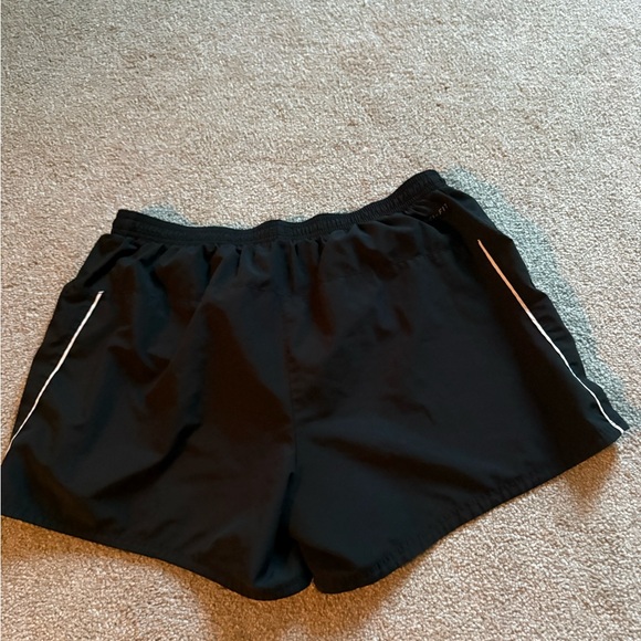 Nike Black Athletic Shorts - Picture 2 of 3